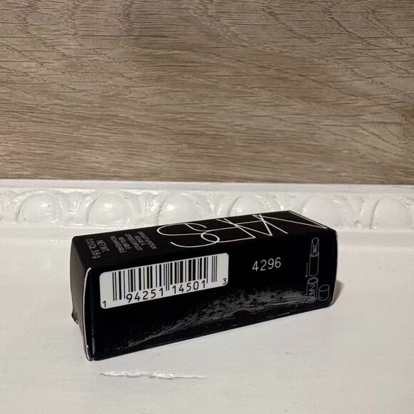 NARS Explicit Lipstick 851 EXHIBITION - 0.13 oz / 3.8 g - Minor Damaged Box - Picture 5 of 7
